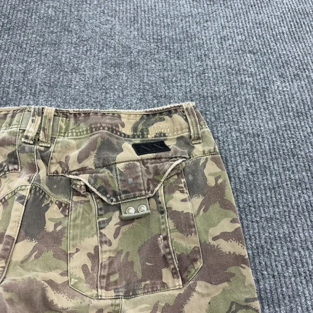 Armani Exchange Cargo Shorts Mens 33 Camo Cotton Distressed Raw Hem Streetwear